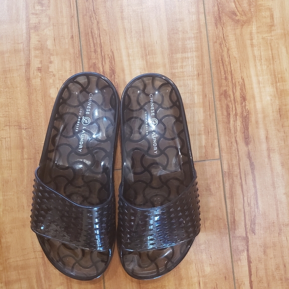 Chinese Laundry jelly flip flops - Picture 2 of 6